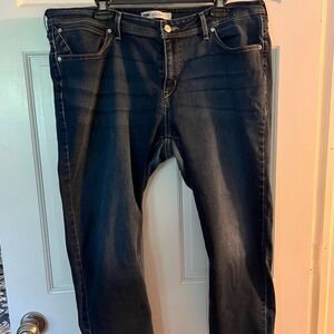 Levi’s Women’s mid rise skinny Jeans